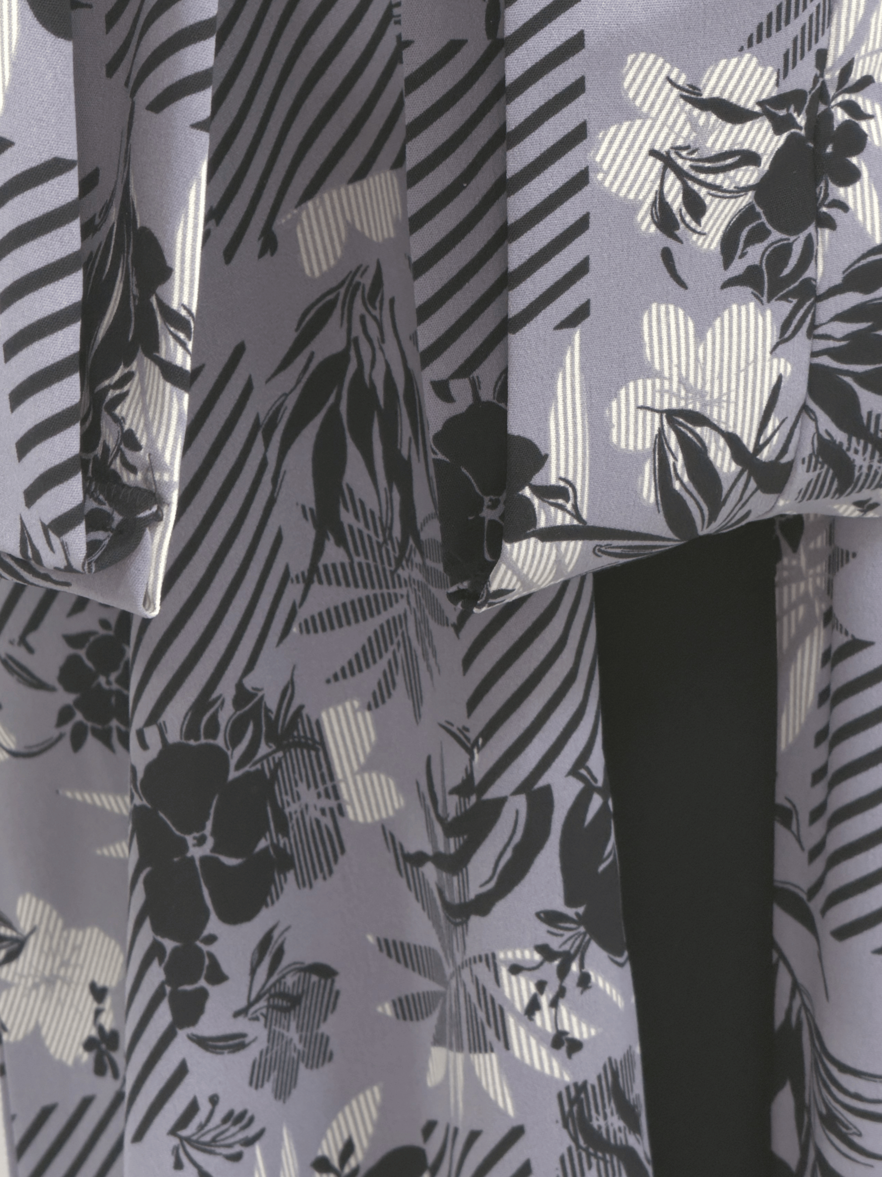 ZW 402 Grey Floral Darra Outfit | Elegant Printed Daraa with Modern Floral Pattern